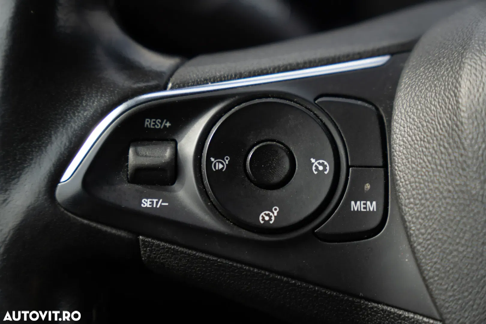 2022 Opel Mokka, photograph 10
