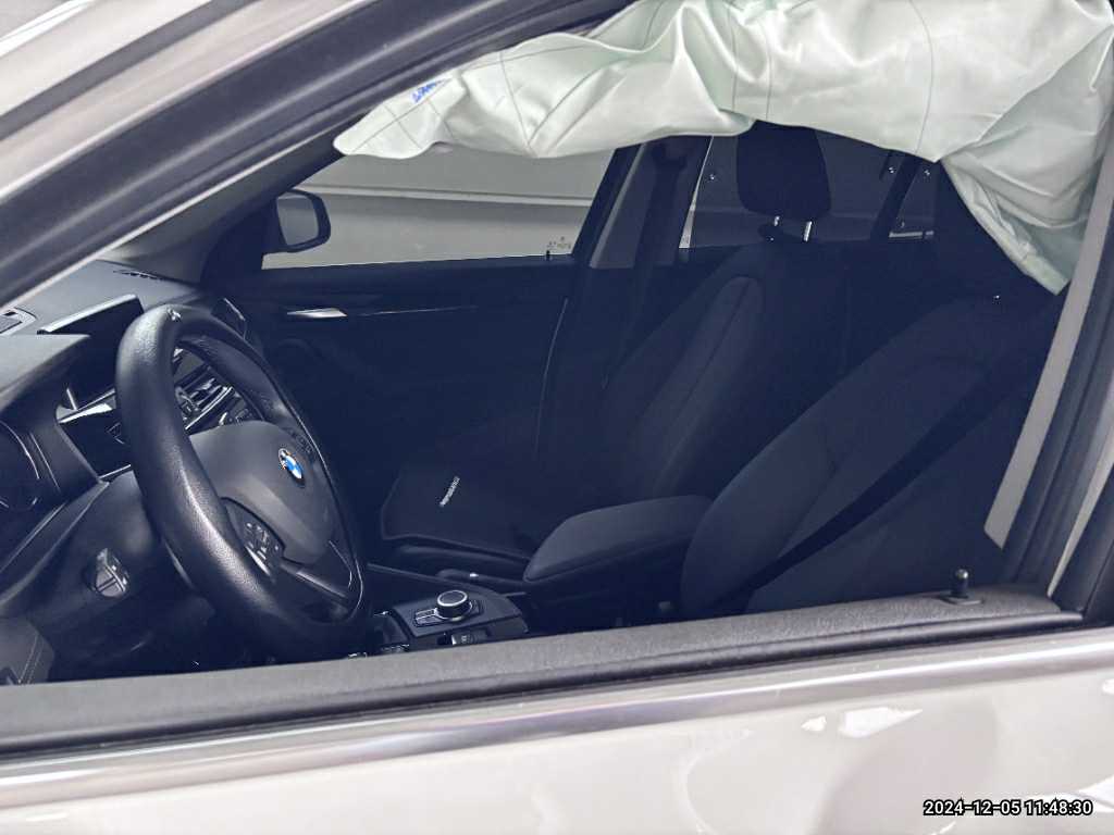 2022 BMW X1 xDrive, photograph 3