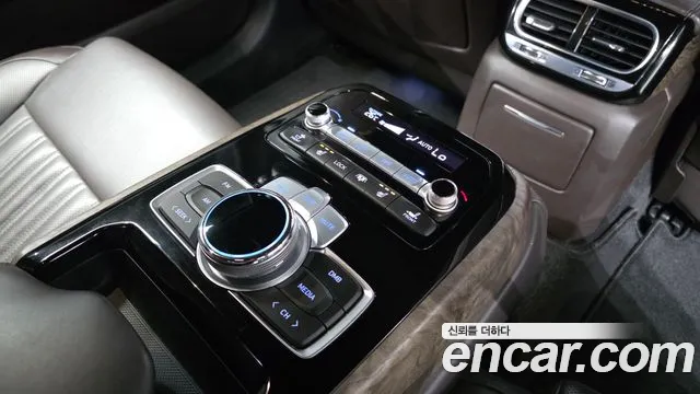 2018 Genesis G90 3.8 AWD, photograph 12