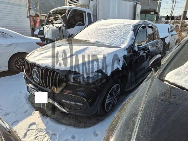 2020 Mercedes-Benz GLE300 d 4MATIC, photograph 2