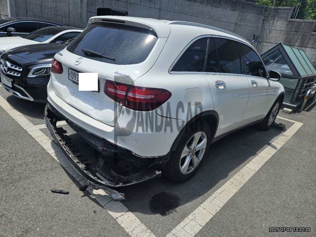 2018 Mercedes-Benz GLC220 d 4Matic, photograph 4