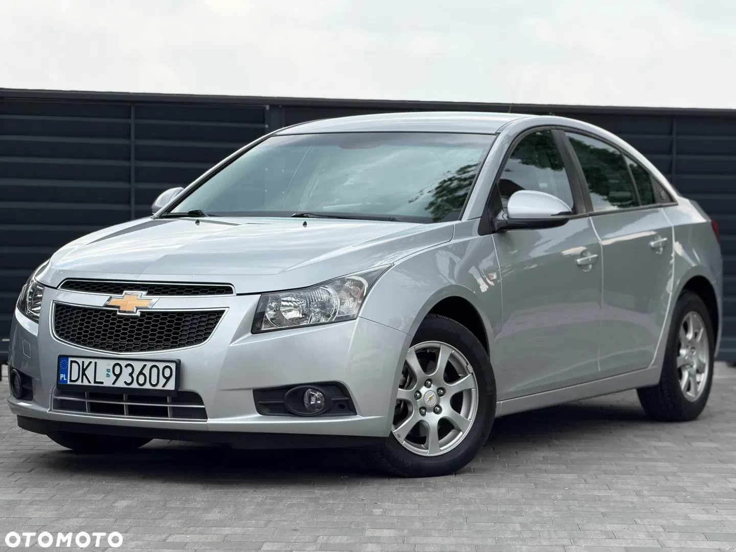 Chevrolet Cruze 1.7 D LT+ — photo 1 of 29