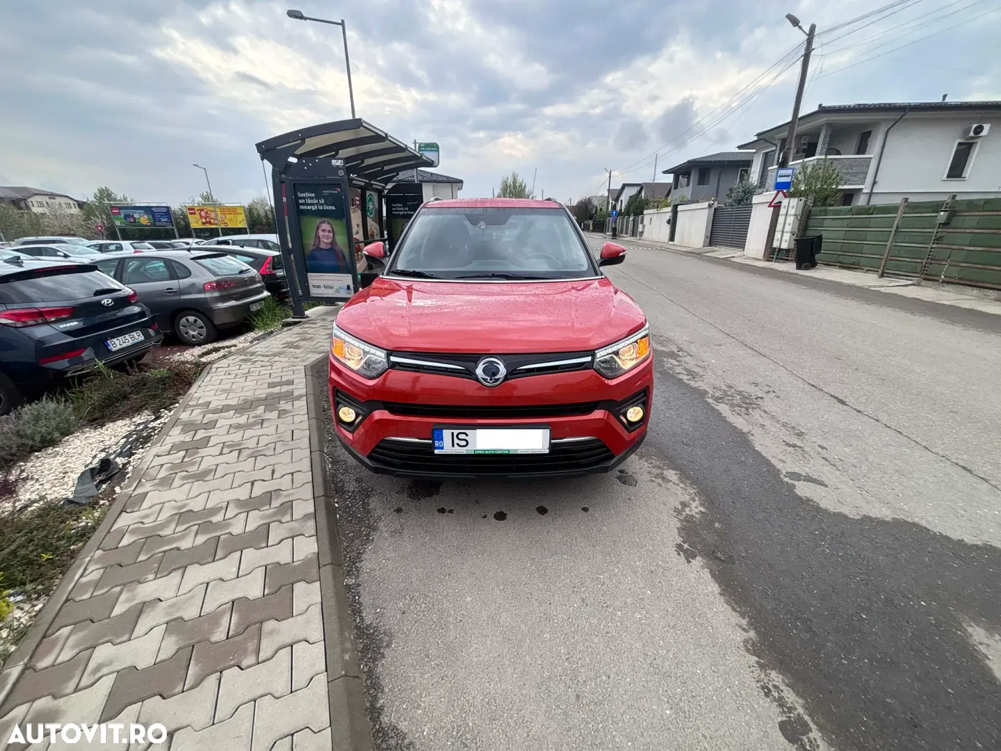 SsangYong Tivoli — photo 1 of 11