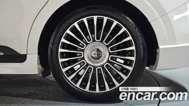 Kia Canival Gasoline 9-seater Limousine(Special vehicle) — photo 1 of 39