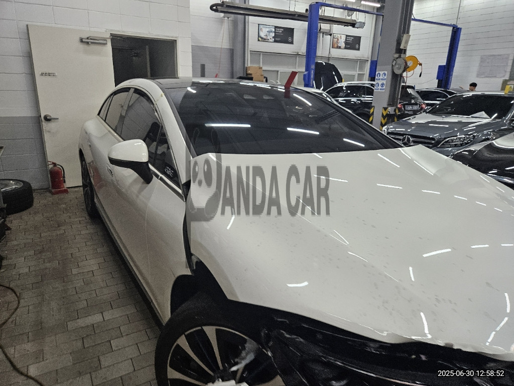 2023 Mercedes-Benz EQE350 +, photograph 2