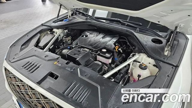 Genesis GV70 2.5T Gasoline 2WD — photo 1 of 33