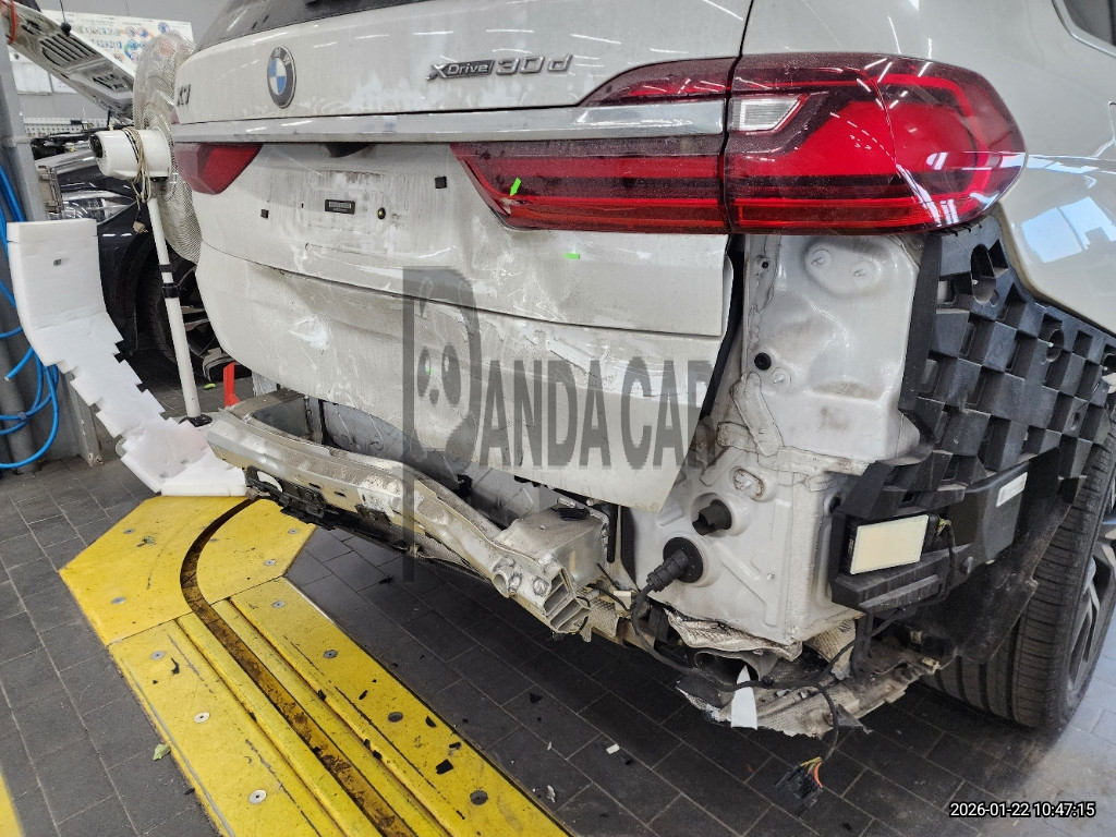 2020 BMW X7 xDrive 30d M Sport Package, photograph 2