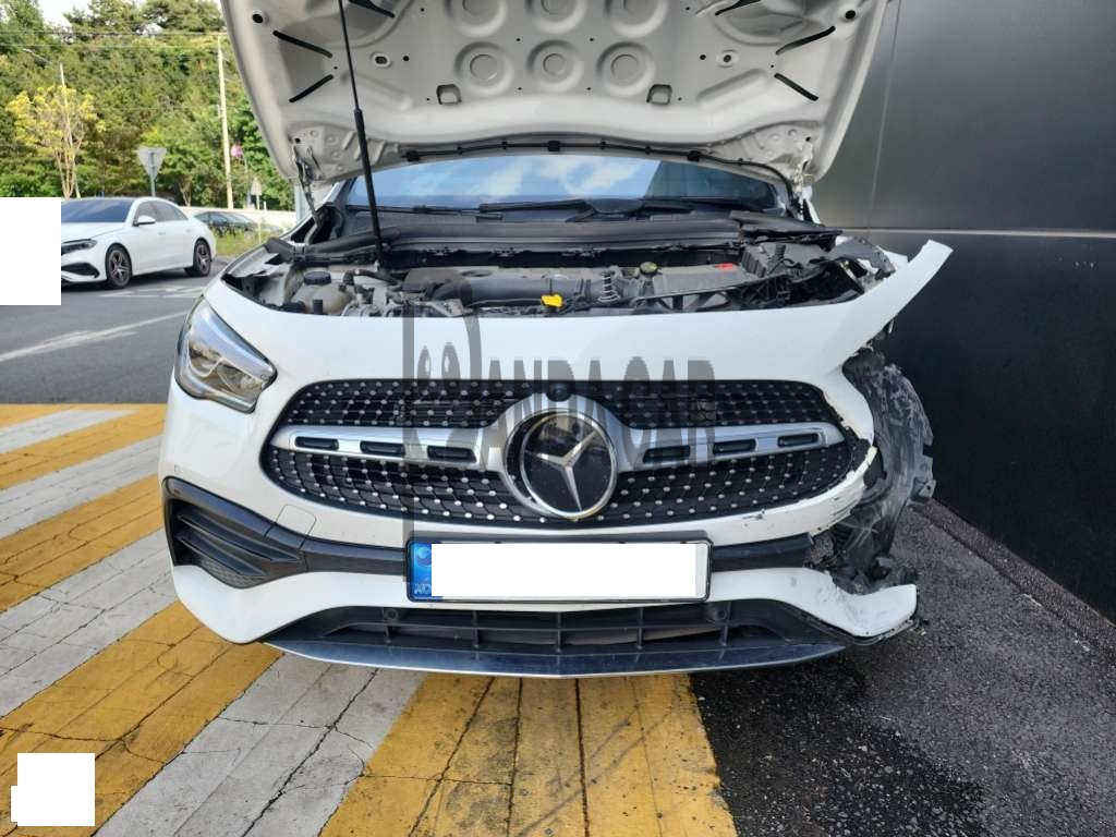 2022 Mercedes-Benz GLA250 4MATIC, photograph 1