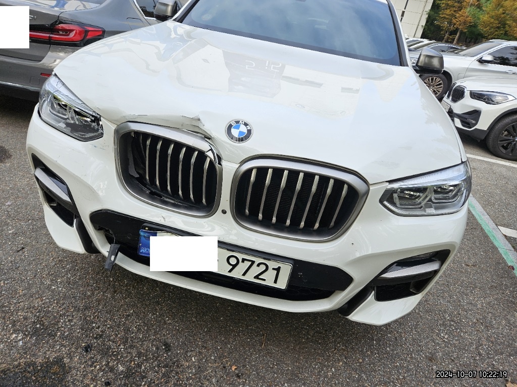 2021 BMW X4 M40i, photograph 1