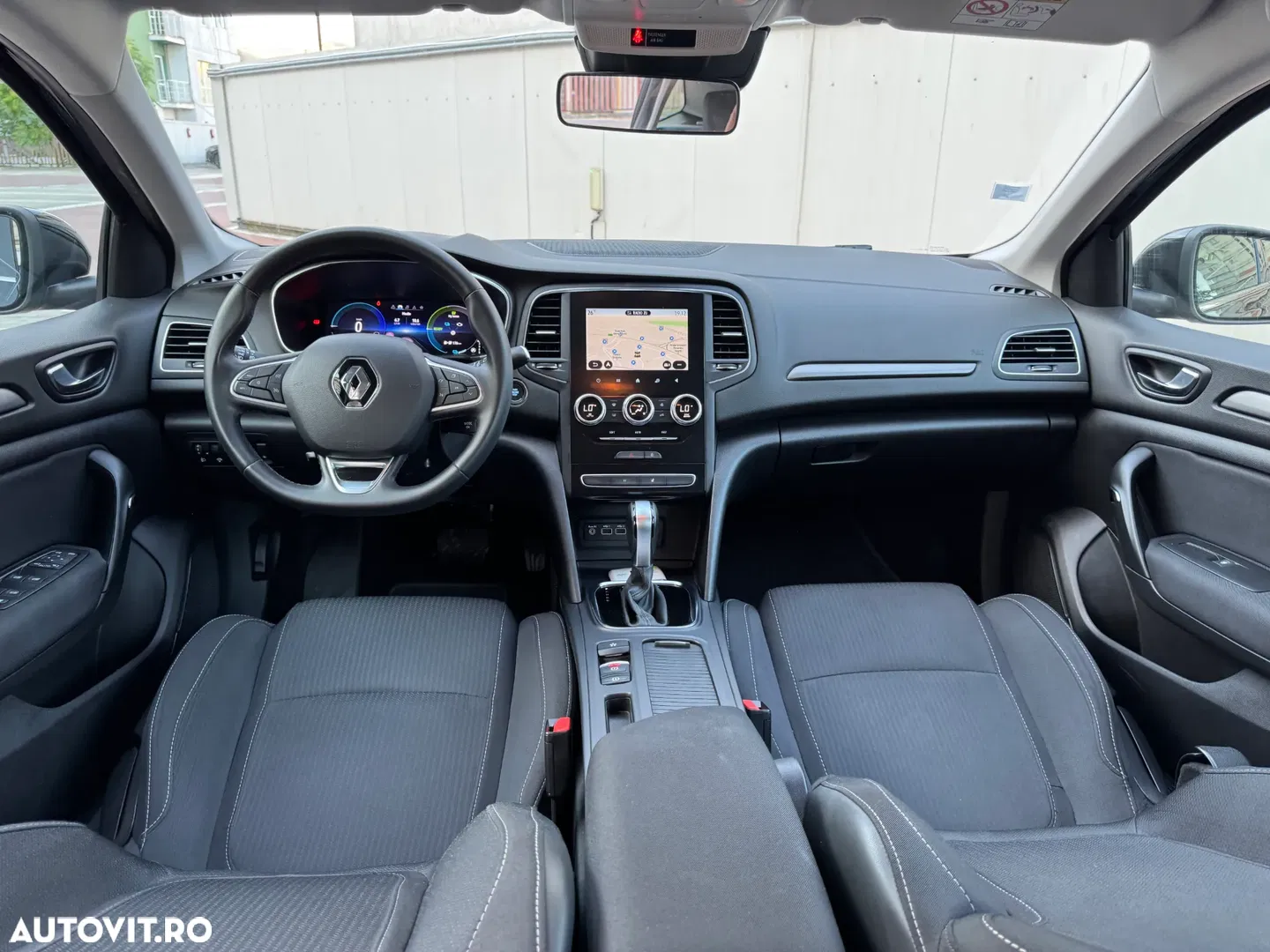2021 Renault Megane E-TECH 160 INTENS, photograph 5