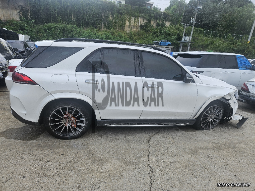 2022 Mercedes-Benz GLE450 4MATIC, photograph 4