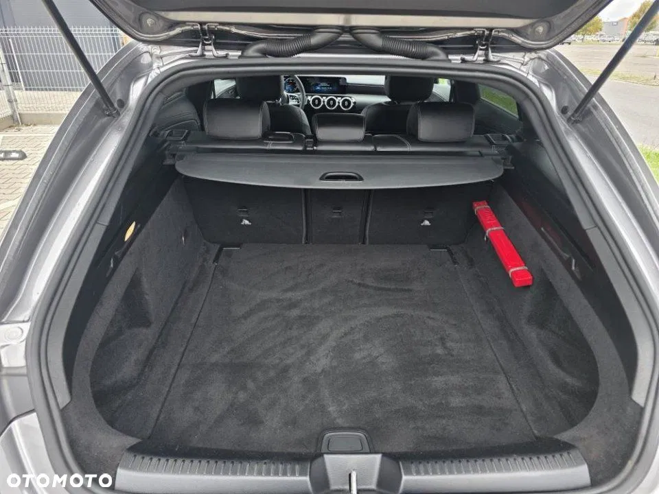 2022 Mercedes-Benz CLA, photograph 9