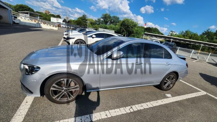 2022 Mercedes-Benz E350 4MATIC, photograph 4