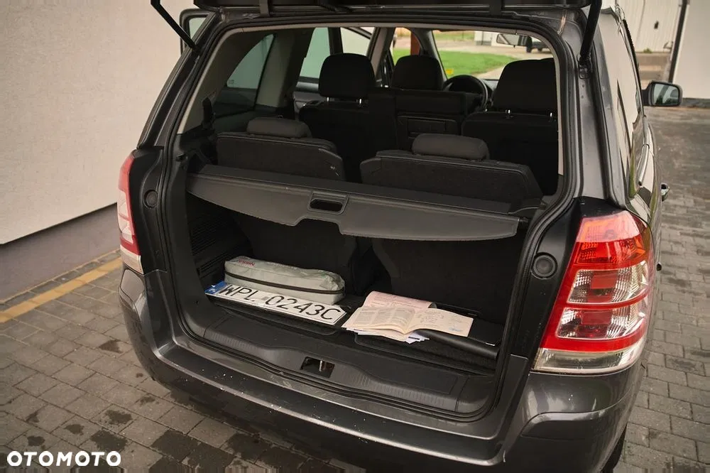 2011 Opel Zafira, photograph 5