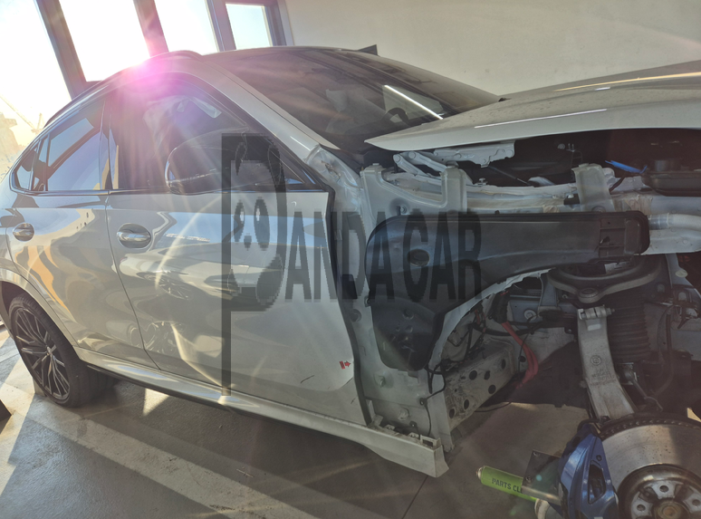 2025 BMW X6 xDrive40i M Sport, photograph 2