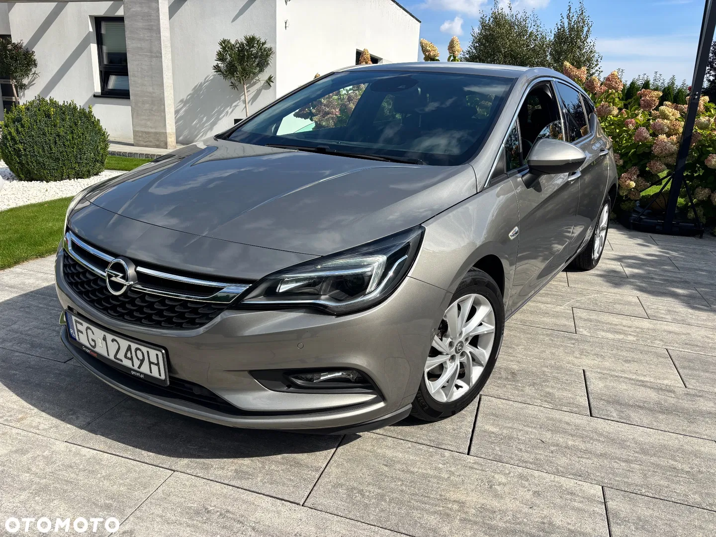 2017 Opel Astra 1.4 T Elite S&S, photograph 4