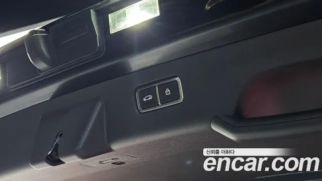 Kia EV9 Long Range 4WD — photo 1 of 32