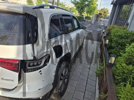 2024 Mercedes-Benz EQB300 4MATIC, photograph 4
