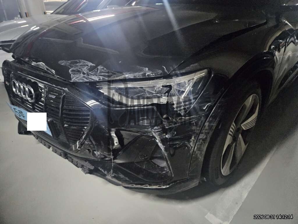 2021 Audi e-tron Sportback 55 quattro, photograph 2