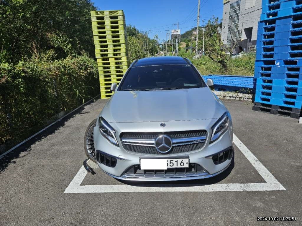 2018 Mercedes-Benz MercedesAMG GLA45 4Matic, photograph 2