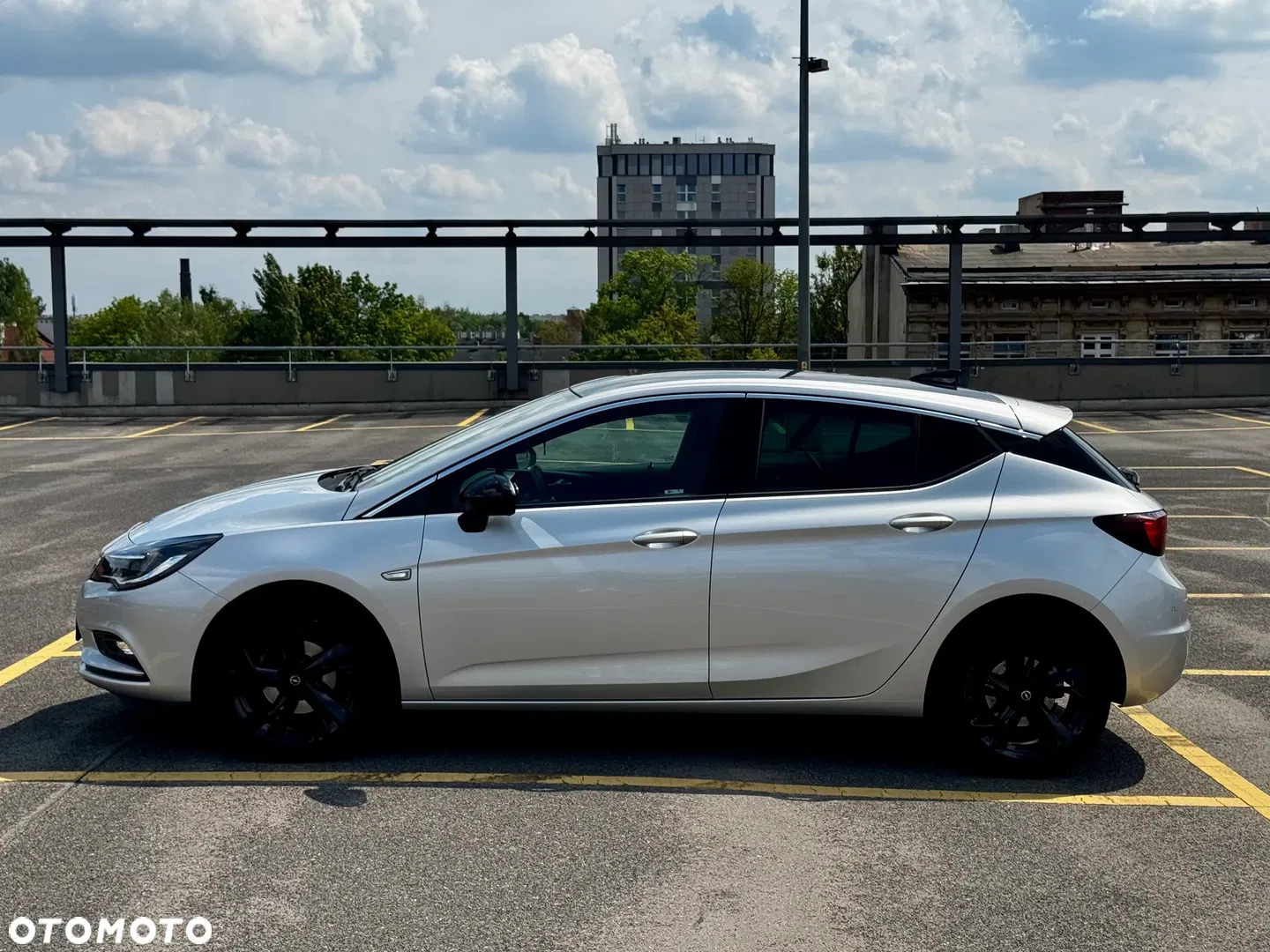 2018 Opel Astra, photograph 8