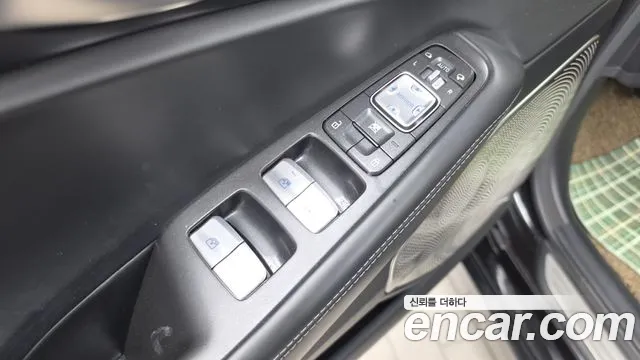 2018 Genesis EQ900 5.0 GDI AWD, photograph 11