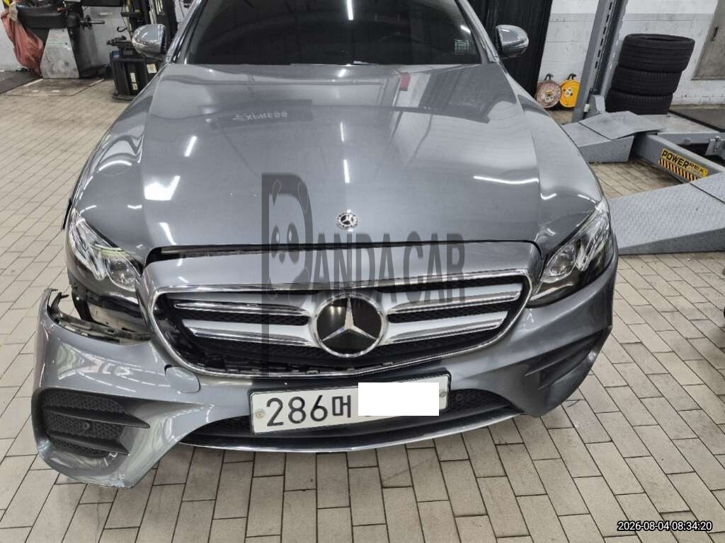 2020 Mercedes-Benz E 300 4MATIC, photograph 1