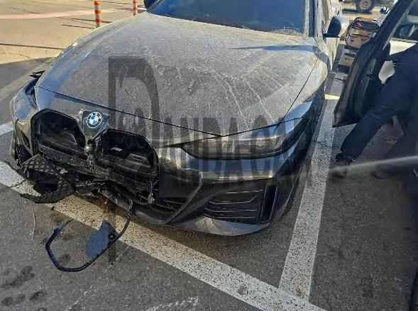2025 BMW i4 eDrive40, photograph 4