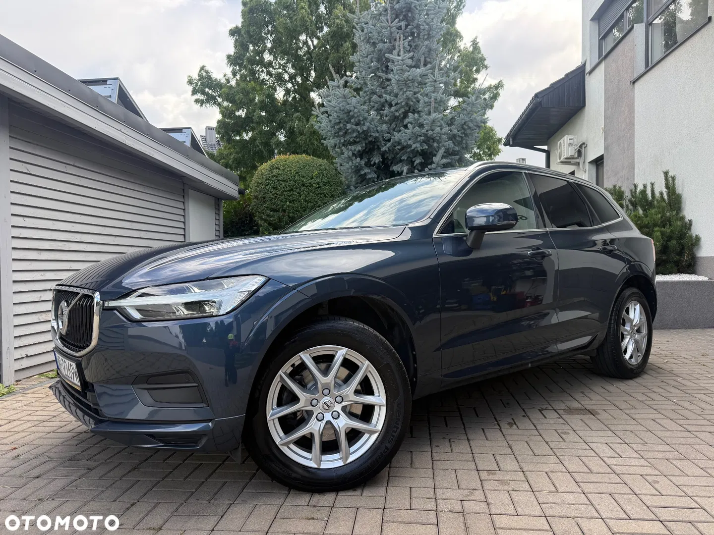 2020 Volvo XC 60 D3 Momentum Pro, photograph 1