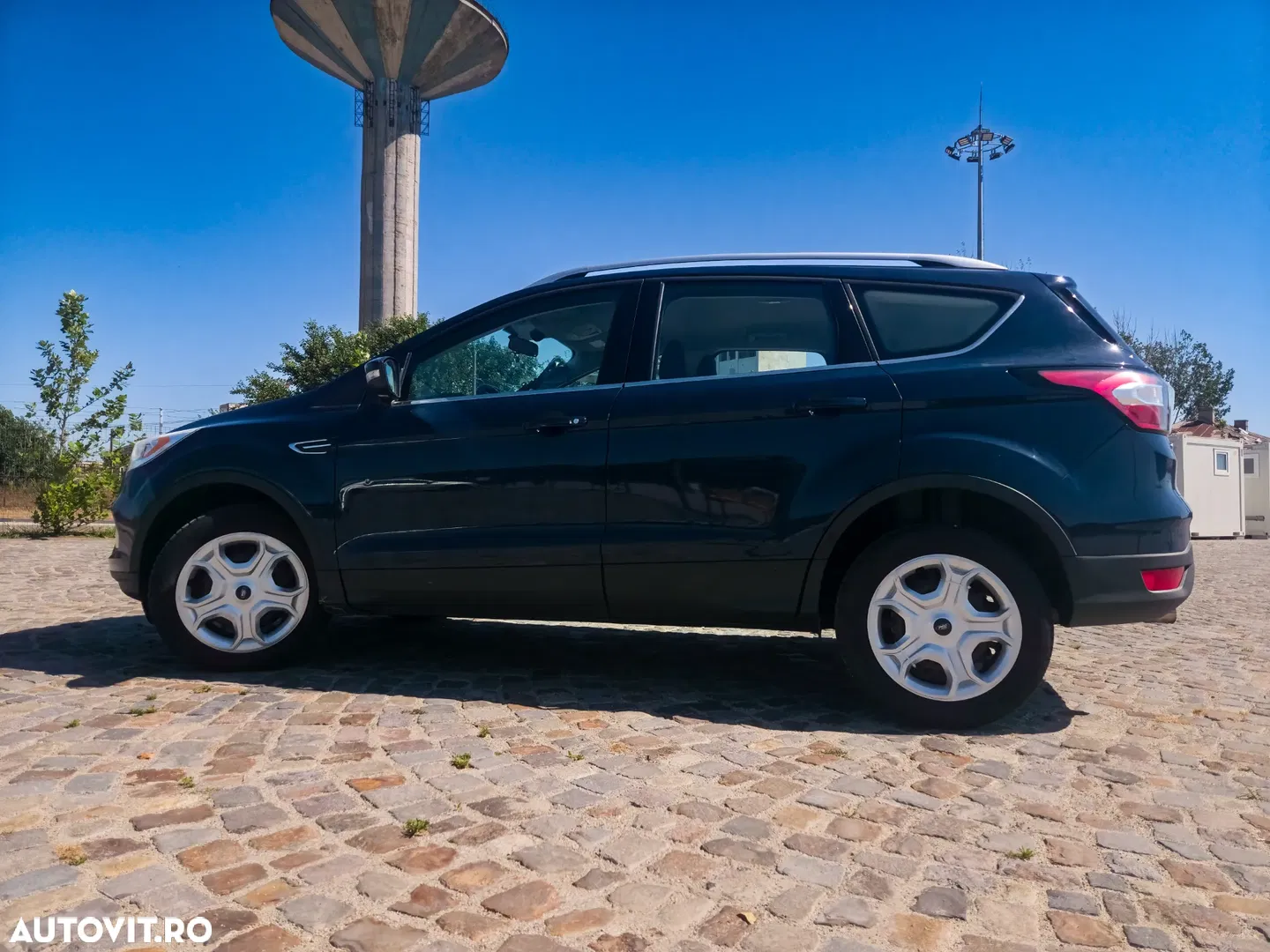 2017 Ford Kuga 1.5 TDCi 2x4 Business Edition, photograph 5