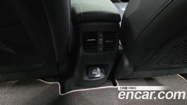 Kia Niro Noblesse — photo 1 of 37