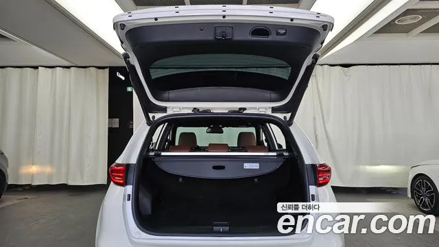 Kia Sportage Gasoline — photo 1 of 36