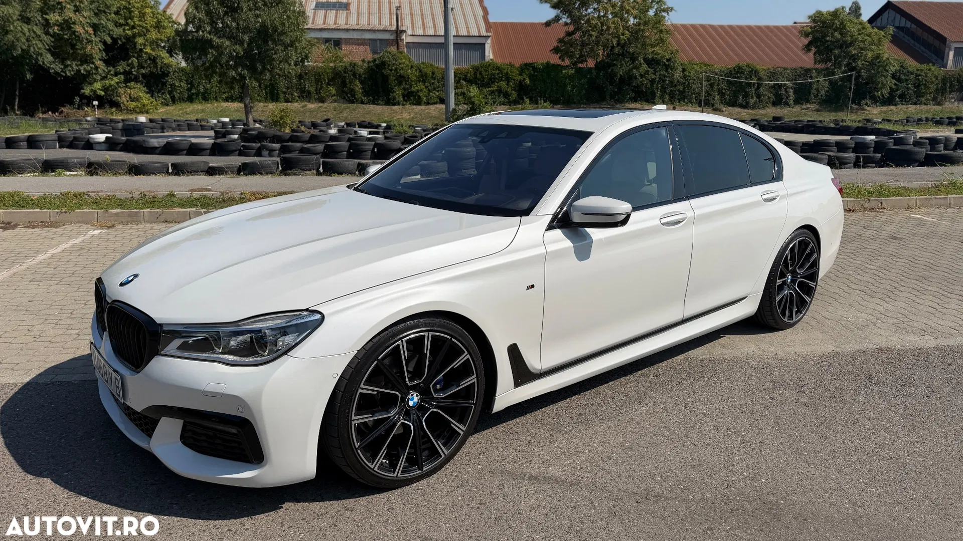 2016 BMW Seria 7 740d xDrive, photograph 10