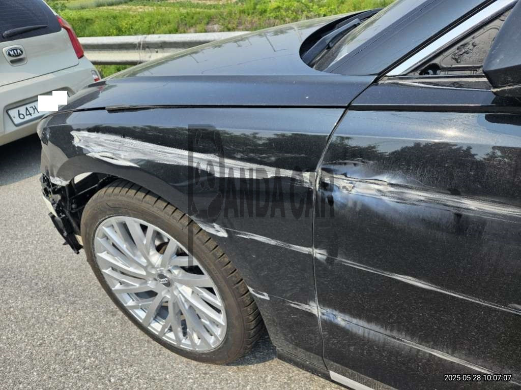 2021 Audi A8L 50 TDI quattro, photograph 2