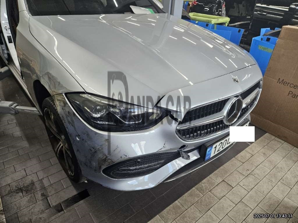 2023 Mercedes-Benz C300 4MATIC, photograph 3