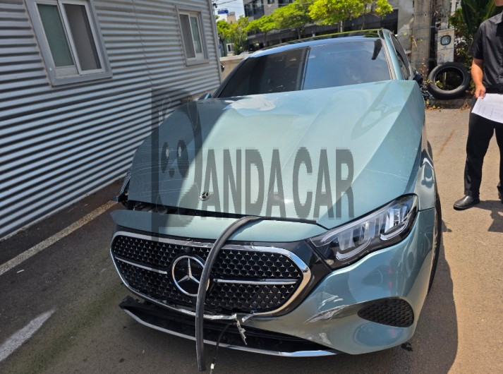 2024 Mercedes-Benz E 200, photograph 4