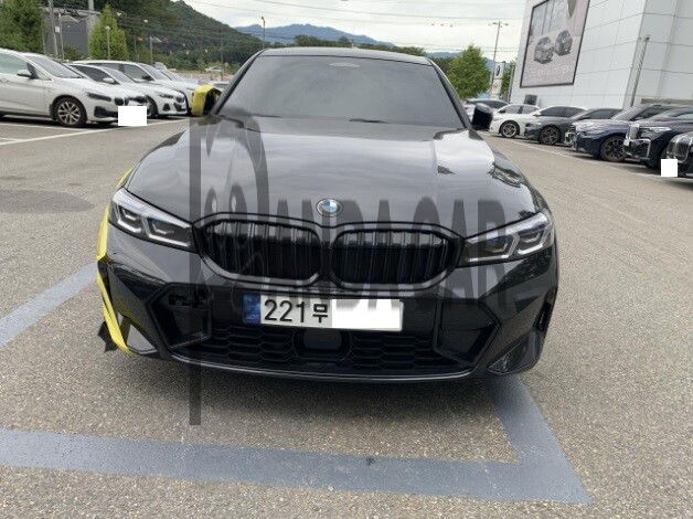2025 BMW 320i, photograph 1