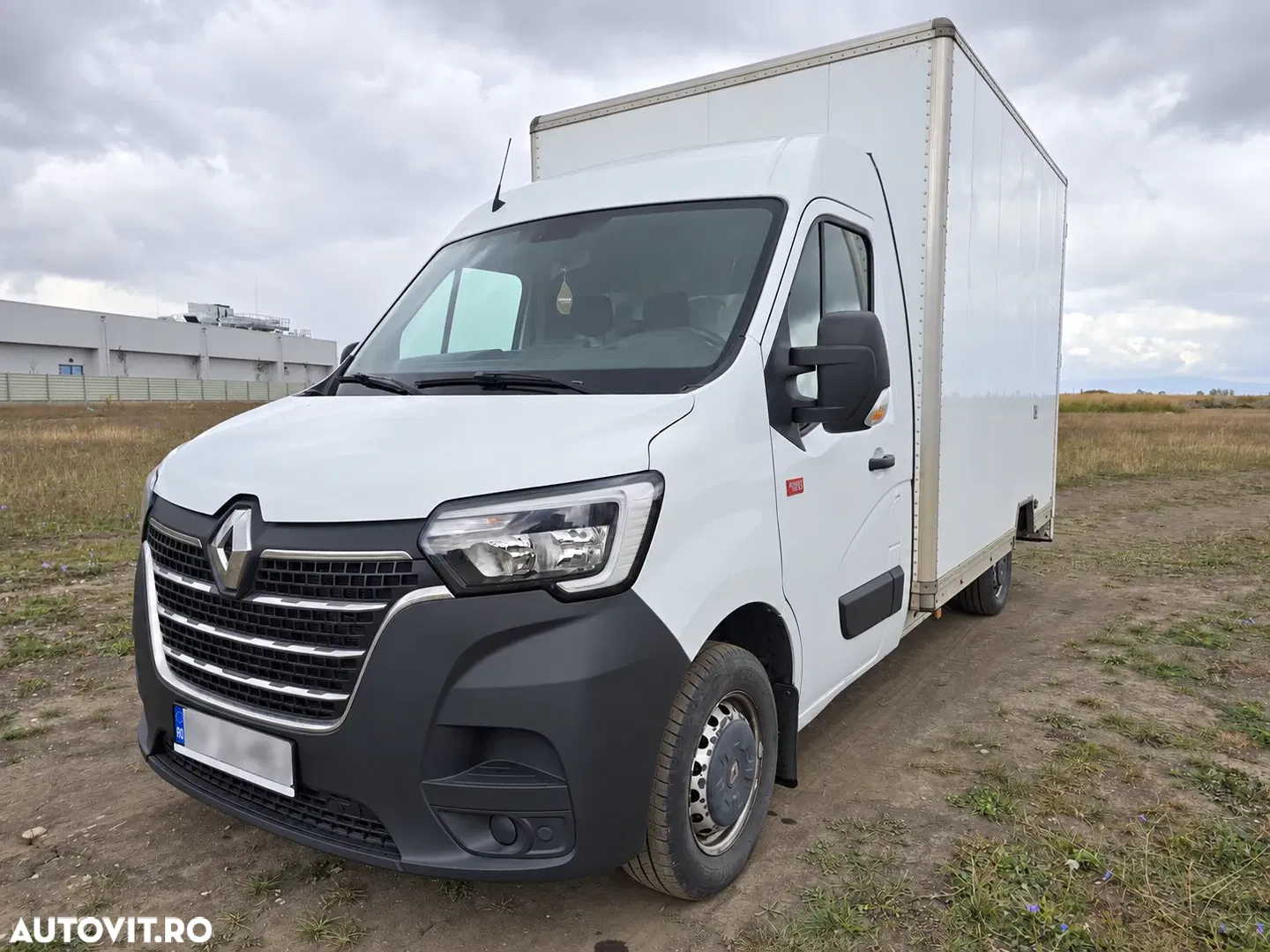 Renault Master 2.3 Blue 150 TT Combi 3,5t L2H2 8+1 — photo 1 of 16