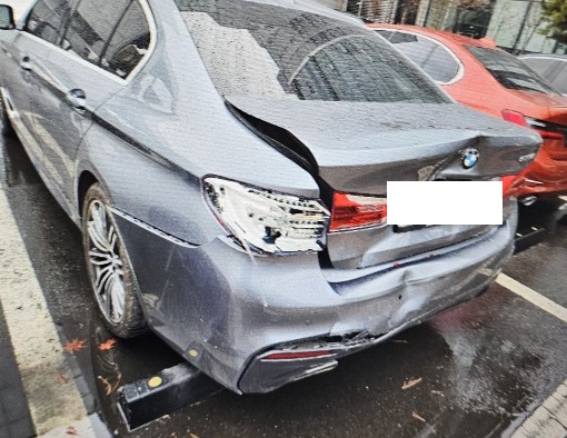 2020 BMW 530i M Sport Package, photograph 2