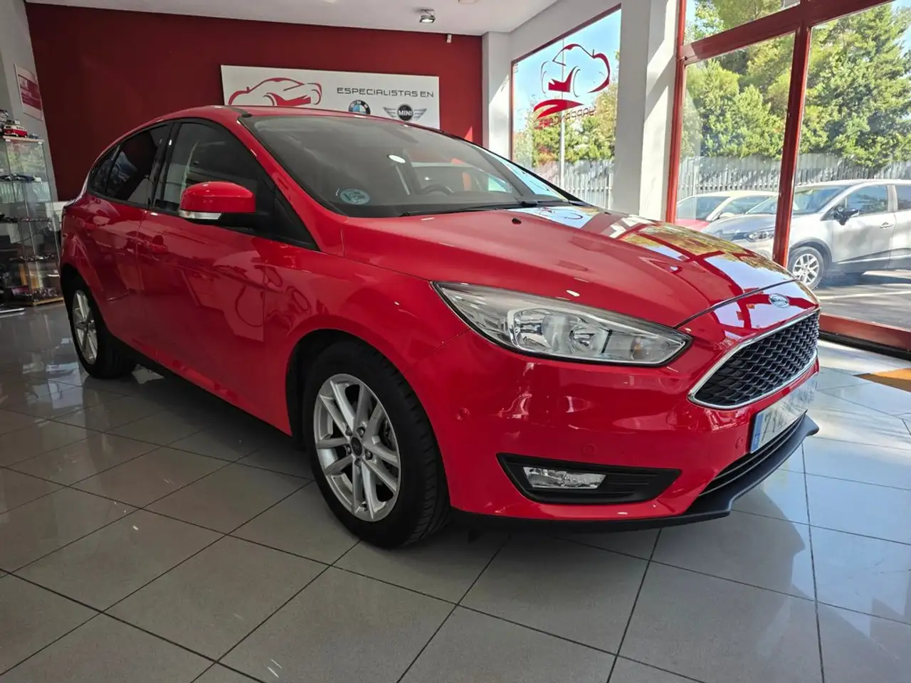 2018 Ford Focus 1.0 Ecoboost Auto-S&S Business 125, photograph 1