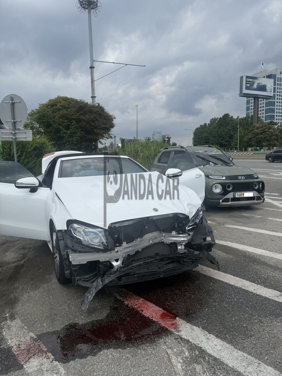 2019 Mercedes-Benz E220 d Cabriolet, photograph 4