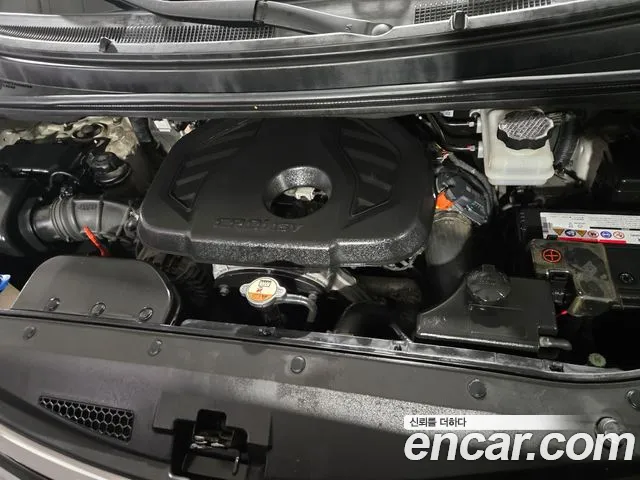 2017 Hyundai Starex 4WD 12-Seater Wagon, photograph 10