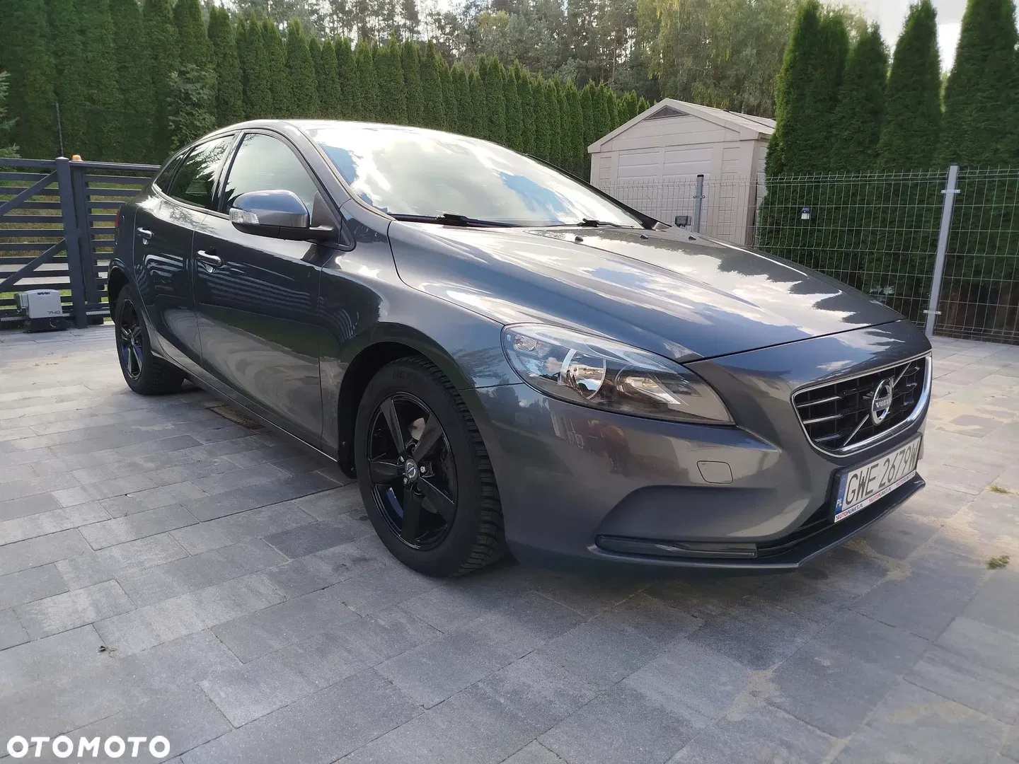 2013 Volvo V40 D2 Kinetic, photograph 1