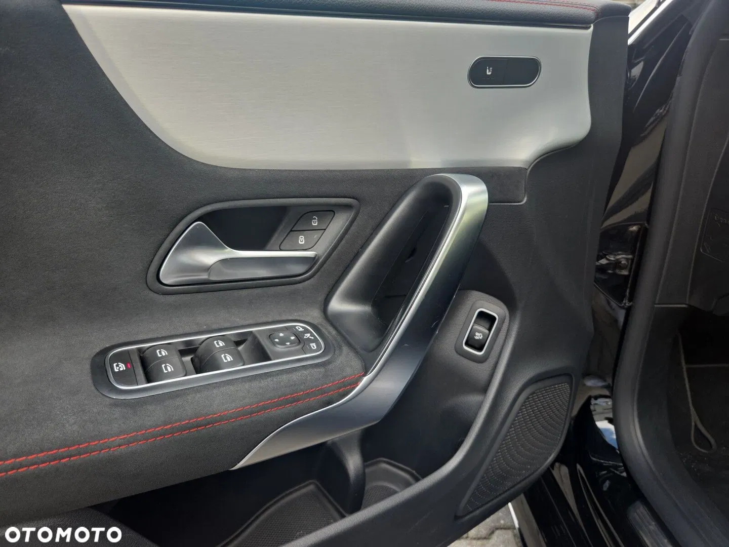 2022 Mercedes-Benz CLA, photograph 10