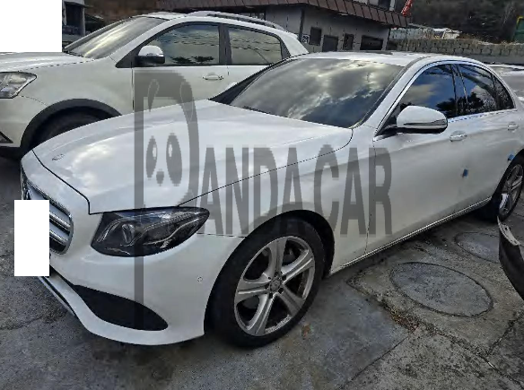 2017 Mercedes-Benz E220 d, photograph 2