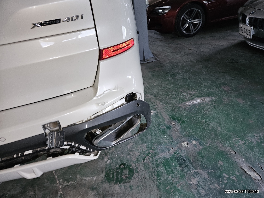 2020 BMW X5 xDrive40i M Sport Package, photograph 2