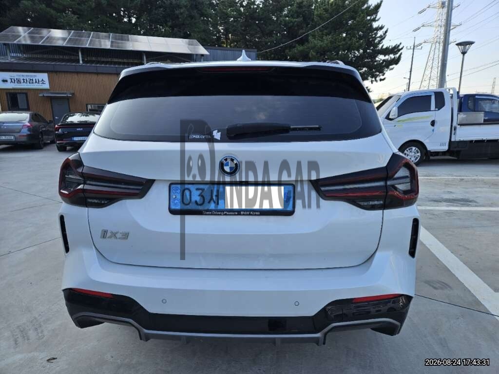 2023 BMW iX3 M Sport, photograph 3