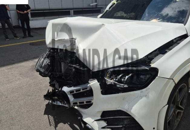 2021 Mercedes-Benz GLS400 d 4MATIC, photograph 2