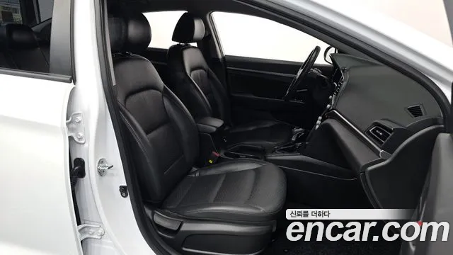 2019 Hyundai AVANTE 1.6, photograph 1