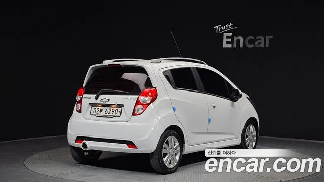 2015 ChevroletGMDaewoo Spark LT, photograph 5